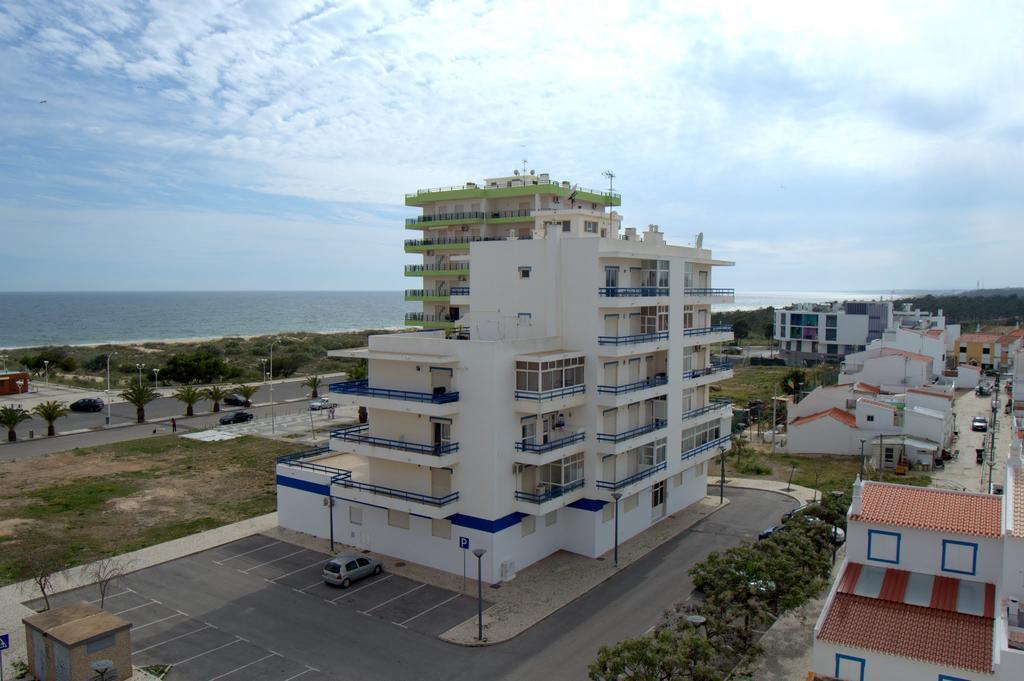 Apartamento Sol E Mar 2 Монте Гордо Екстериор снимка